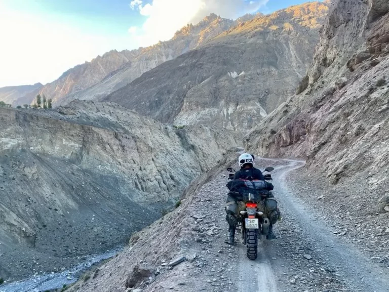 Shimshal by motorcycle. How was the Shimshal valley road created?