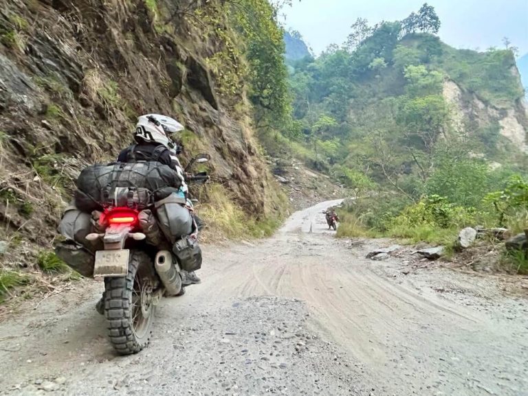 Annapurna Circuit by motorbike + Tilicho Lake trek